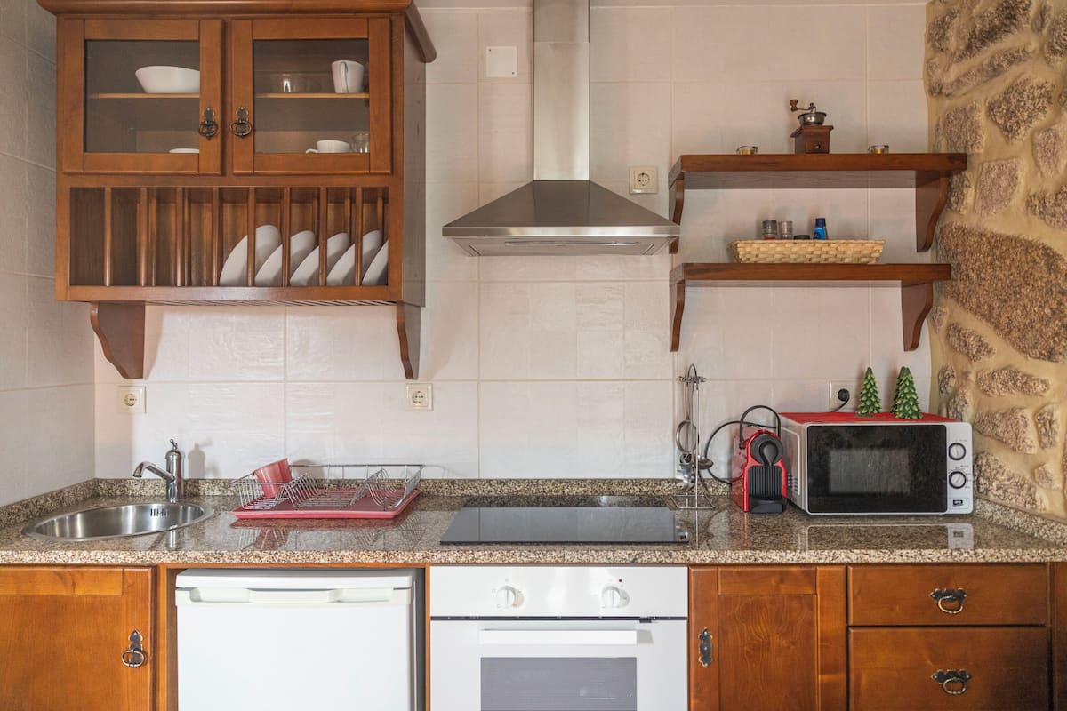 Traditionell stuga - 1 kingsize-sÀng - balkong - utsikt mot bergen | Eget kök | Espressobryggare, vattenkokare och matbord