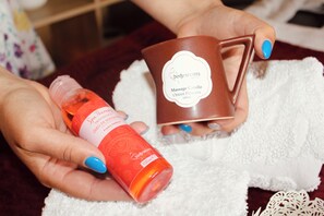 Massage đá nóng, massage mô sâu, dịch vụ massage 