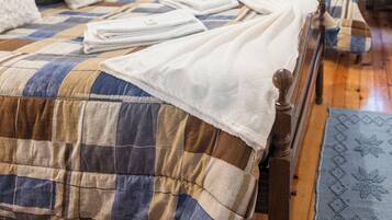 Traditionelt feriehus - 2 soveværelser - kæledyr tilladt - ved bjerg | Individuelt design, individuel indretning