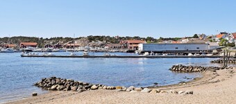 6 Person Holiday Home in Skjaerhalden