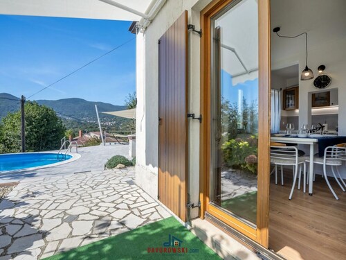 Helga Comfortable Holiday Residence