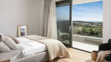 Villa | 4 bedrooms, individually furnished, iron/ironing board