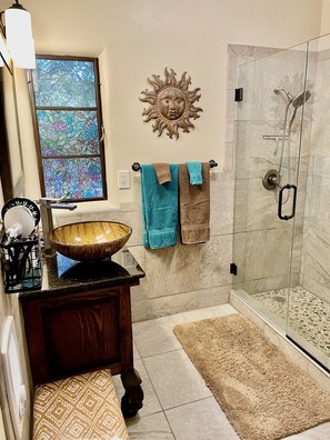Shower, hair dryer, towels