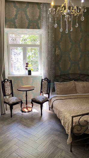 베이직룸 | 책상, 방음 설비, 침대 시트