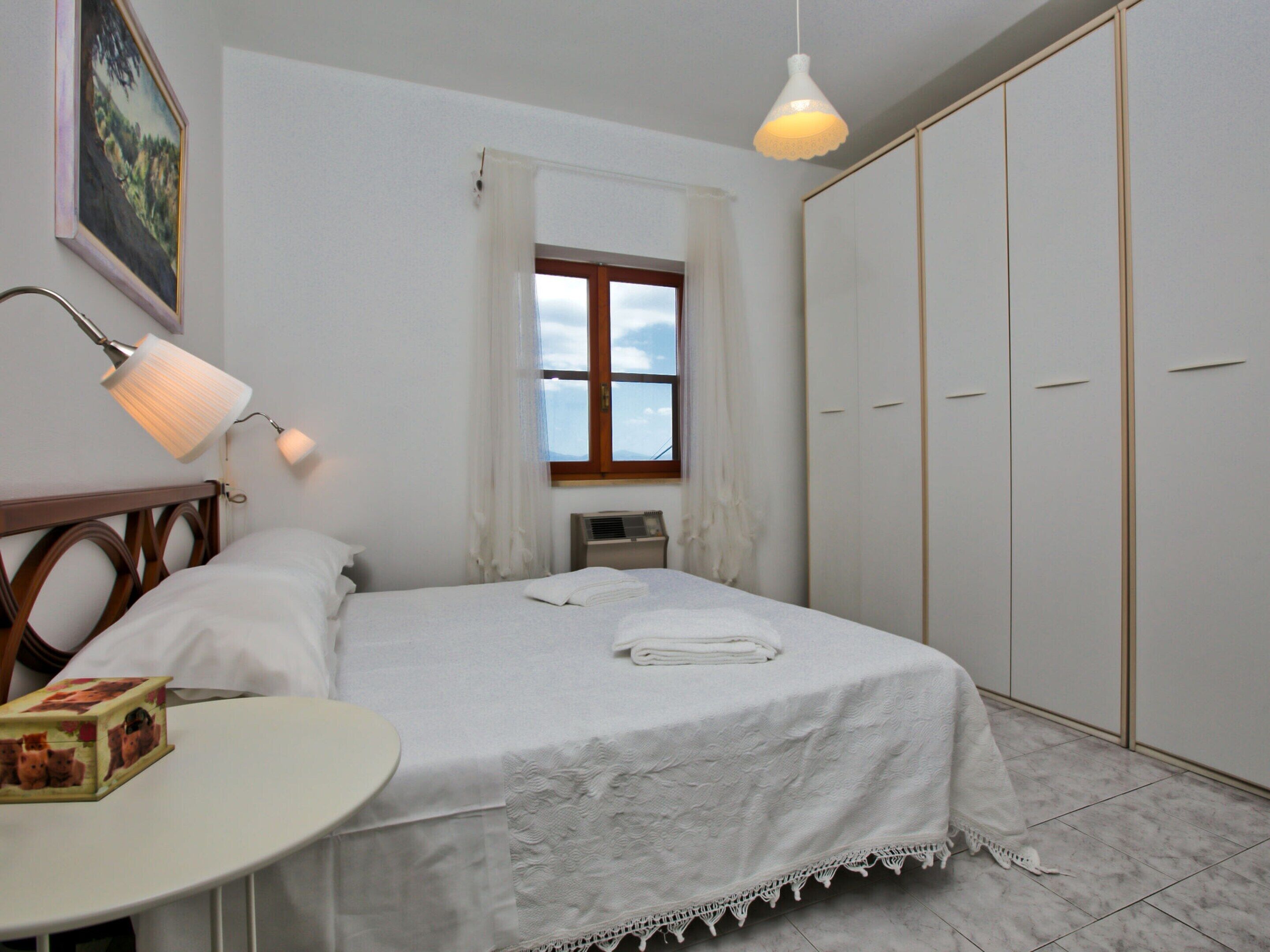 House | 2 bilik tidur, cadar katil 