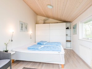 House - 4 Person Holiday Home in Hvide Sande (Hvide Sande)