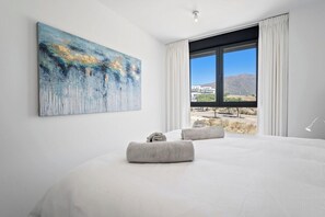 3 chambres, fer et planche à repasser, accès Internet, draps fournis