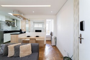 Apto Maison Champs 54 | Opholdsområde | Tv