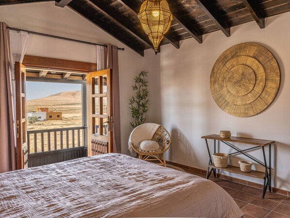 House | 4 bedrooms, bed sheets - Villa in Fuerteventura With Private Pool (La Oliva)