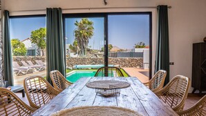 House | Dining - Villa in Fuerteventura With Private Pool (La Oliva)