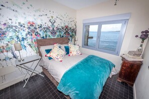 4 Schlafzimmer, Schreibtisch, Bügeleisen/Bügelbrett, WLAN