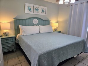 1 slaapkamer, een strijkplank/strijkijzer, gratis wifi, beddengoed