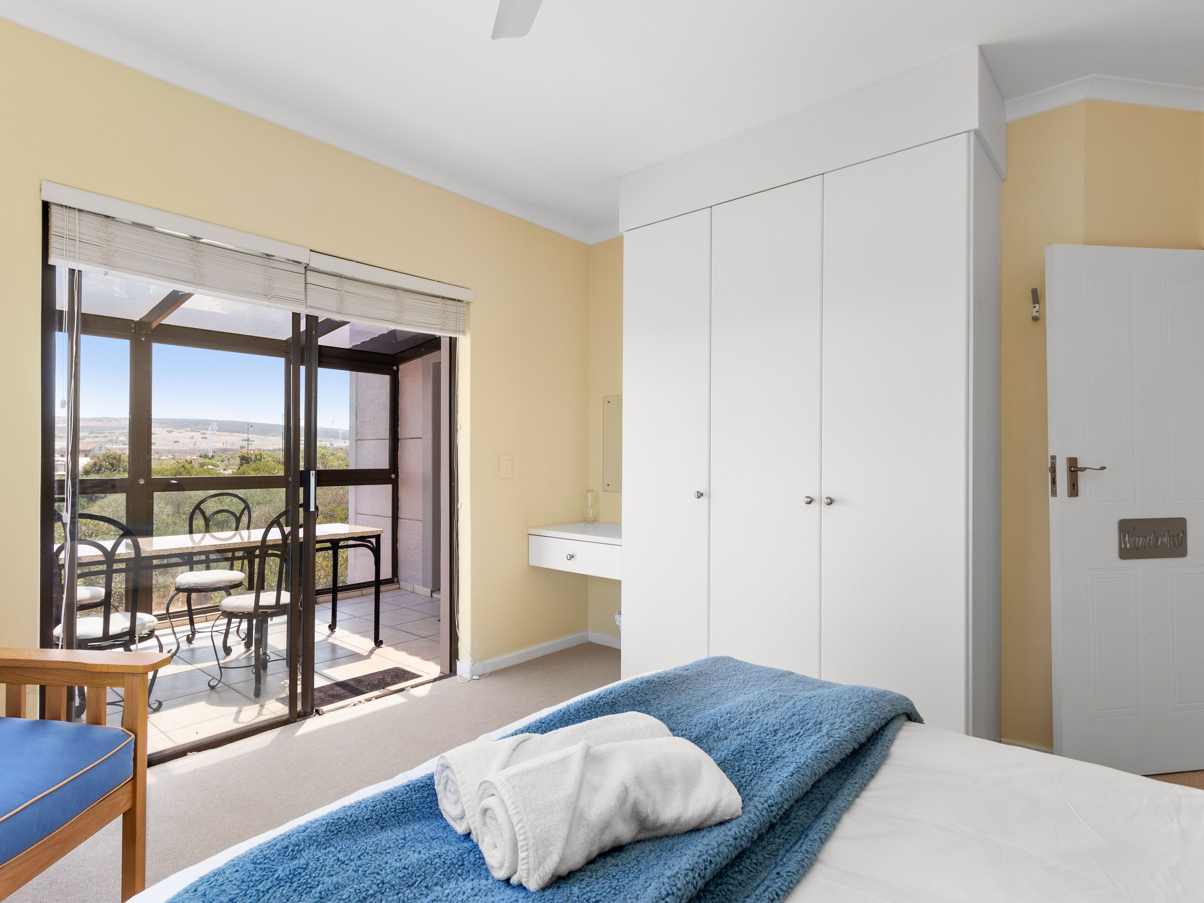 4 chambres, fer et planche à repasser, Wi-Fi gratuit, draps fournis