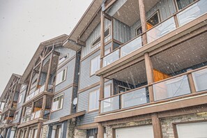 Exterior - Snowy Creek by Okanagan Premier (Beaverdell)