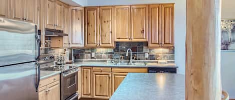Condo | Private kitchen | Fridge, microwave, oven, stovetop