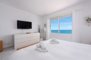 2 bedrooms, iron/ironing board, free WiFi