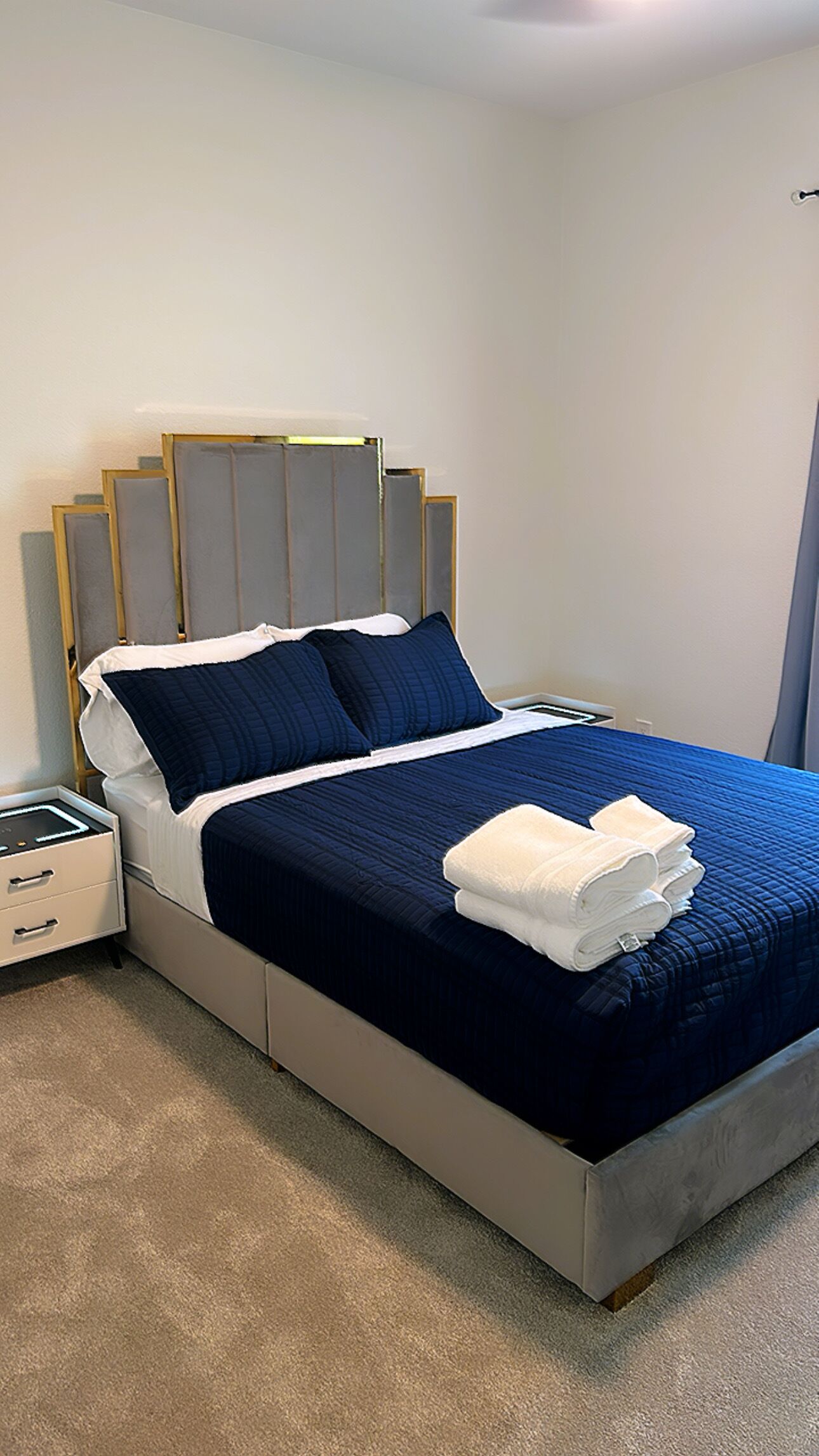 3 chambres, bureau, fer et planche à repasser, accès au Wi-Fi (inclus)