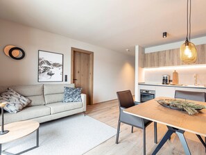 Living area - Luxury Apartment With Sauna, ski Lift Within Walking Distance (Westendorf)