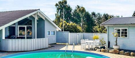 House | Pool
