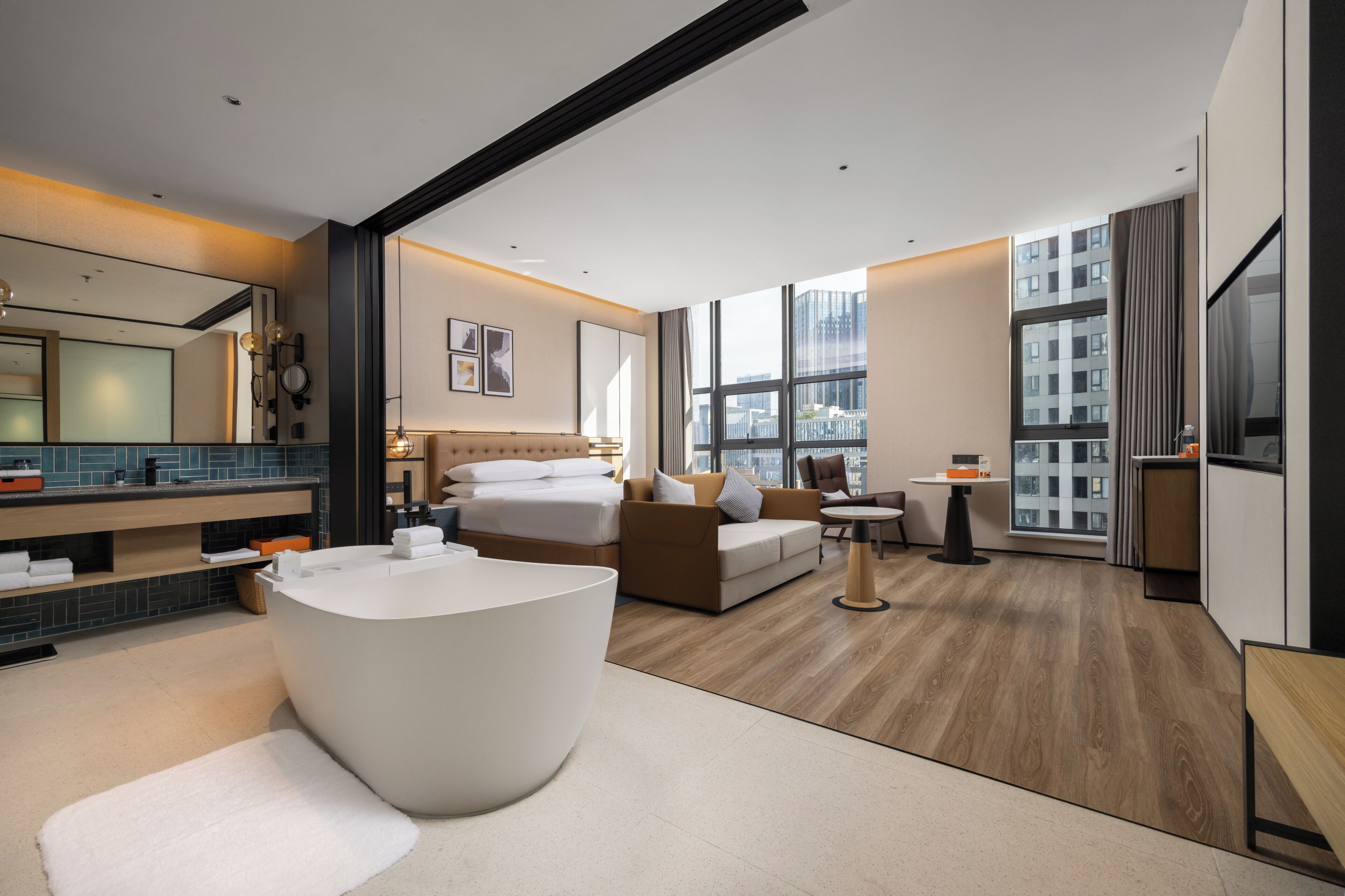 Premium Room, 1 King Bed | Premium bedding, in-room safe, desk, laptop workspace
