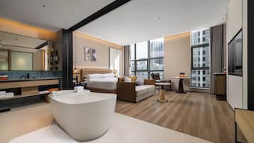 Premium Room, 1 King Bed | Premium bedding, in-room safe, desk, laptop workspace