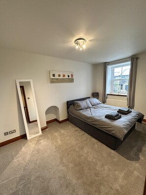 3 bedrooms, iron/ironing board, free WiFi, bed sheets - Lovely 3-bed House in Holmfirth (Holmfirth)