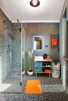 Superior Apartment | Bathroom