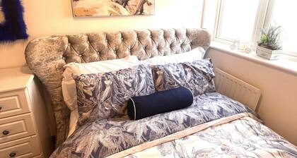 Beautiful 2 - Bed Apartment in Aylesbury