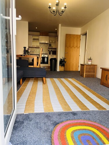 Beautiful 2 - Bed Apartment in Aylesbury