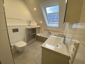 House | Bathroom - Geest & Moor 2 Modern Retreat (Großheide)