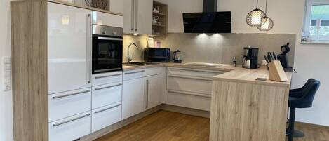 Casa | Cucina privata | Frigorifero, forno, bollitore elettrico, tostapane