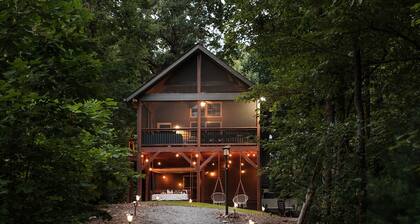 The Cove Retreat- Hot Tub/Screened Porch/Game Room