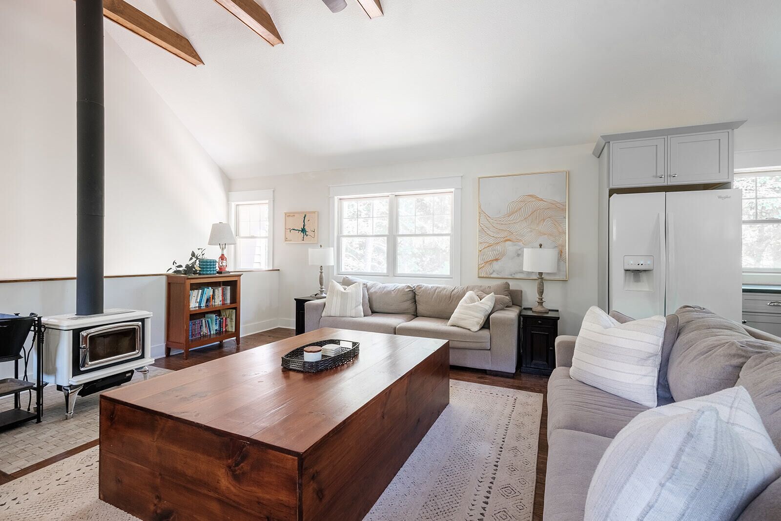 Smart TV, futbolito y tenis de mesa 