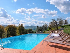 House | Pool | Indoor pool, outdoor pool - Villa in Umbria With Private Saltwater Pool (Perugia)