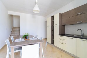 Apartment | Private kitchen - 3917 Villetta Giardino dei Pini by Barbarhouse (Alliste)