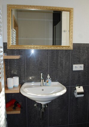 Apartment | Badezimmer