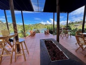 Outdoor dining - CASA EVE HOTEL executive suite w/ jacuzzi (La Chapa)