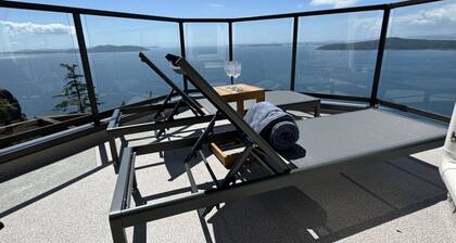 East Suite- Ocean Front Suite over looking Salish Sea