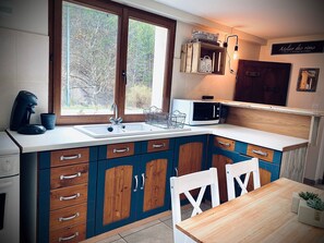 Fridge, microwave, oven, stovetop - Le Cottage du Brask (La Motte-du-Caire)