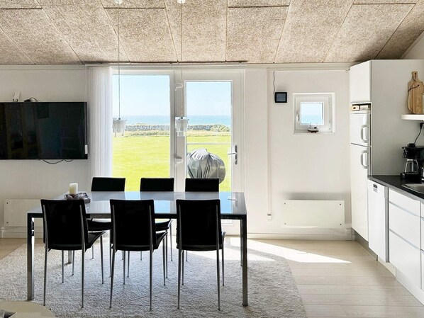 House | Dining - 5 Person Holiday Home in Lokken (Lokken)