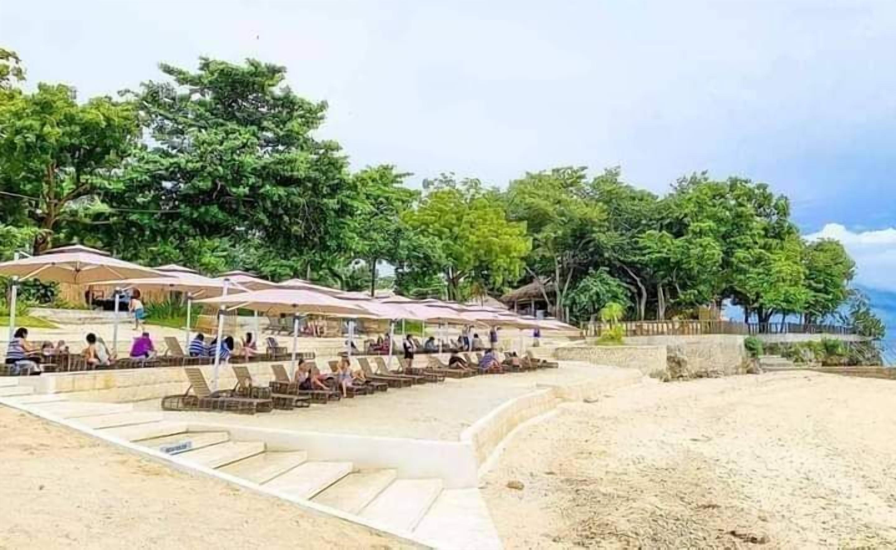 Private beach, white sand, beach cabanas, sun loungers