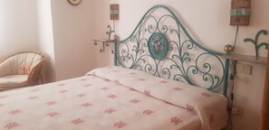 2 slaapkamers, een strijkplank/strijkijzer, wifi, beddengoed