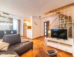 House | Living room - Adorable Holiday Home With Swimming Pool (Marcana)