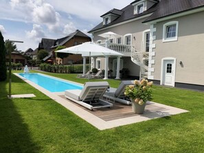 Pool - Cosy Apartment Near Center (Landkern)