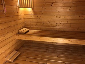 Apartment | Bathroom | Towels - Cosy Apartment Near Center (Landkern)