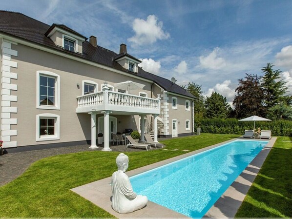 Pool - Cosy Apartment Near Center (Landkern)