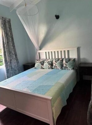 2 bedrooms, WiFi, bed sheets - Emit Treasure Stay! (Gros Islet)