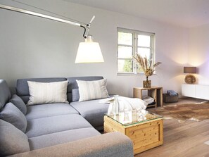 Living area - Johannisnest Comfortable Holiday Residence (Poppenbüll)