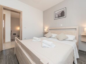 3 bedrooms, individually furnished - Kirstin - Pool, Jacuzzi, Sauna (Privlaka)