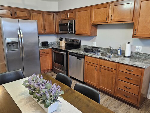 Buckeye Marshside Bungalow
Inviting Apartment Getaway with Marshland Views. 